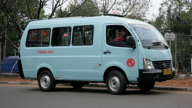 Foto Mobil Angkot Keadaan Standar