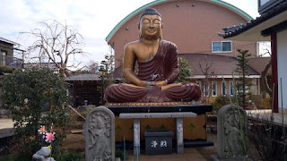 三鷹市の春清寺　大仏様