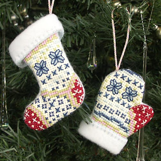 Christmas_Stockings_Gloves_Cross-stitch