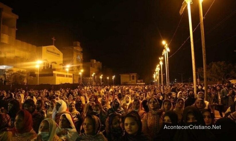 Evento evangelístico reúne a más de 52.000 personas en ciudad de Pakistán   Cruzada-pakistan