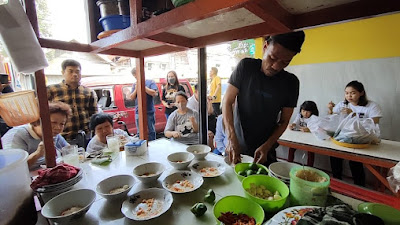 Kuliner Legendaris Kupang Lontong Sidoarjo, Meski Harus Antri Diburu Pecinta Kuliner