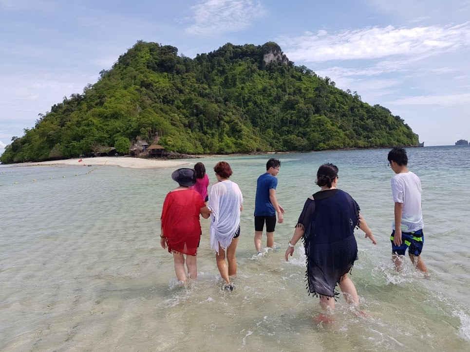 4 Islands tour by private long-tail boat from Ao Nang - Koh Poda (Poda Island), Koh Gai (Chicken Island), Koh Tup and Koh Mor (Tup Island) and Phra Nang Beach on Railay Peninsula