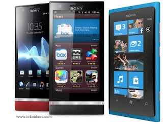 bagusan mana android atau windows phone, lebih canggih mana android vs windows phone, android vs lumia, adu lumia 800 vs xperia p