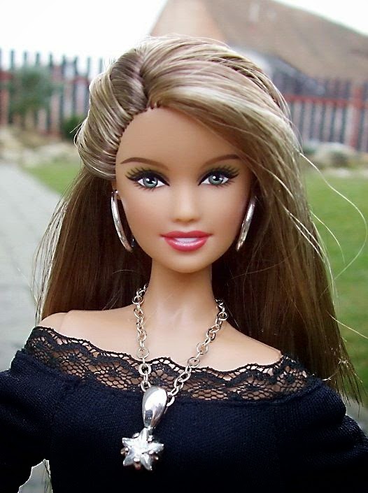 Pretty Barbies Doll HD wallpapers Free Download