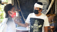 Alhamdulillah, Kuli Bangunan Dipecat Karena Tak Pakai Masker Ditawari Kerja Atau Bisnis Sama Kang Dedi Mulyadi