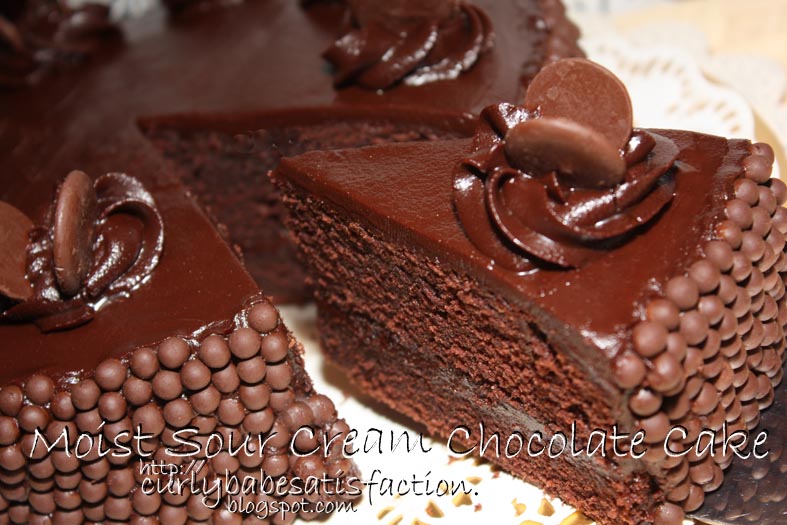 Curlybabe's Satisfaction: Moist Sour Cream Chocolate Cake