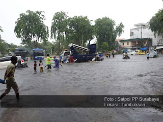foto lokasi banjir di tempat Surabaya siang ini Info Lokasi Genangan Air Di Surabaya Hari ini