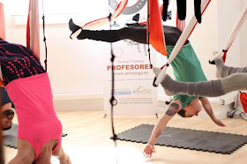yoga aereo, aeroyoga, air yoga, prensa, tv, medios, television, radio, tendencias, trending, lifestyle, diarios, wellness, salud, ejercicio, deporte, medicina, bienestar, cursos, clases