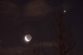 crescent moon earthshine conjunction with venus