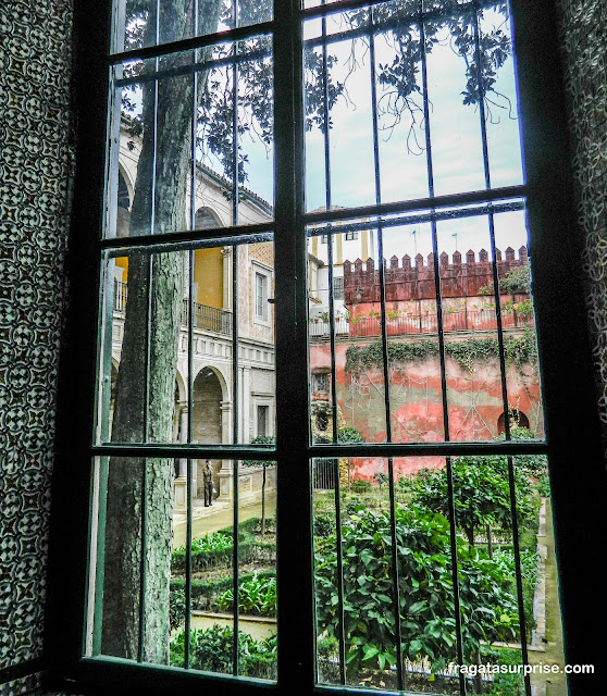 Jardim Italiano e Pavilhão Renascentista na Casa de Pilatos em Sevilha