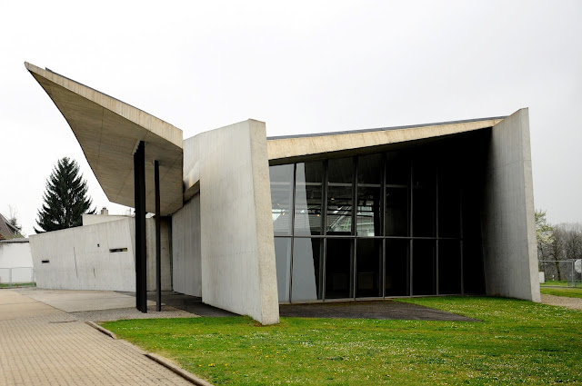 firestation zaha hadid vitra Campus