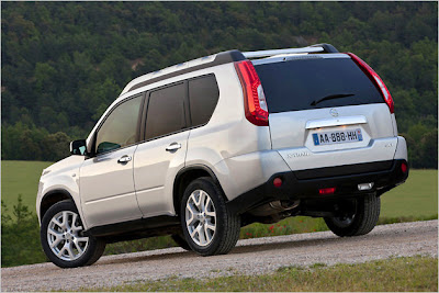 Economical and convenient: Facelift for 2011 Nissan X-Trail
