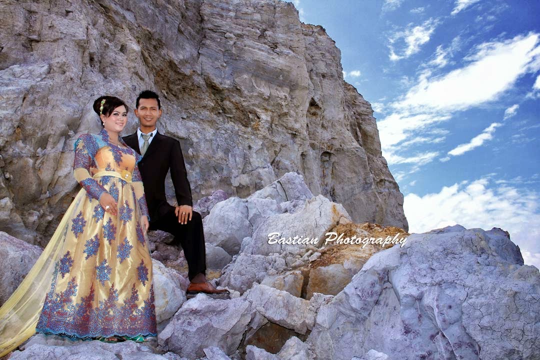 Ini Dia 4 Contoh Foto Prewedding Outdoor, Tampak Manis dan 