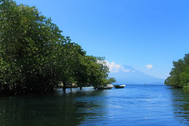 Enjoy Natural Beauty at Nusa Lembongan Edge