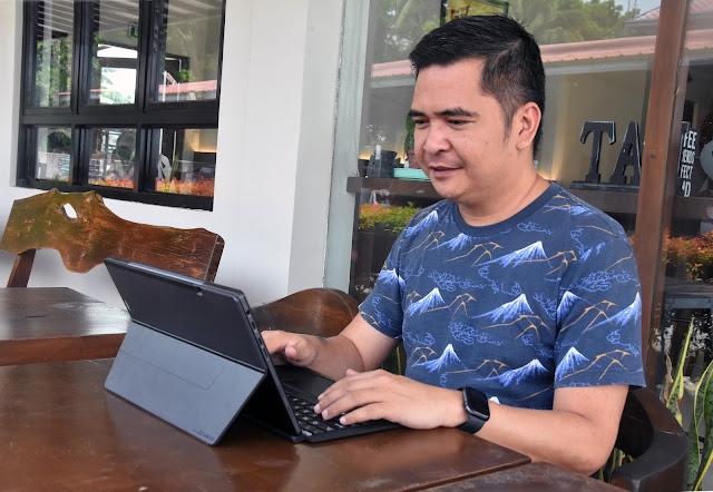 ASUS Vivobook 13 Slate OLED Review Philippines