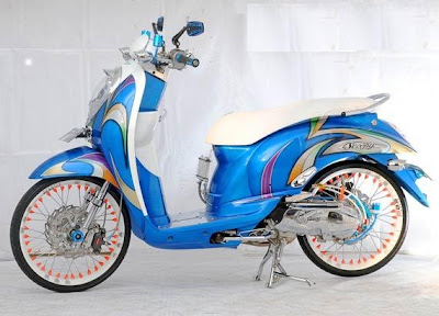 Modifikasi Honda Scoopy-biru funky.jpg