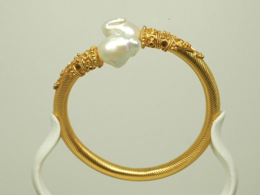Women Gold New Bracelets For 2012 An elegant accessory A bracelet is a 