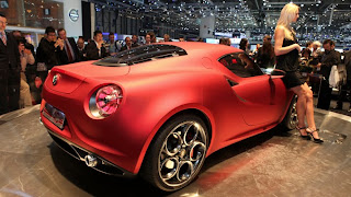 2011 Geneva: Alfa Romeo 4C and Girls