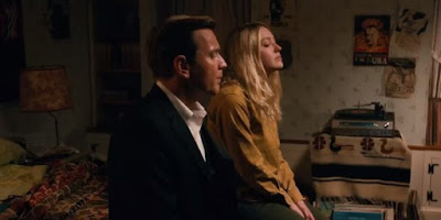 Ewan McGregor (Swede Levov) y Dakota Fanning (Merry Levov)