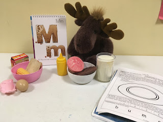 Preschool-Moose-Sorting-Food-Teaching-M-