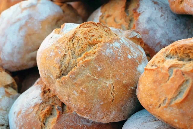 Recipe and attribution of bread.