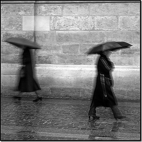 Dancing in the rain - Paris