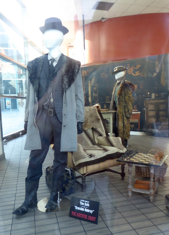 Hateful Eight Oswaldo Mowbry film costume