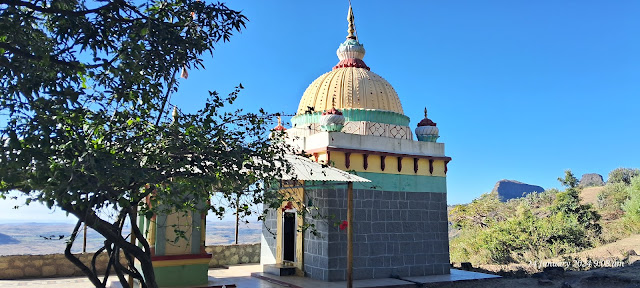 जीर्णोद्धार केलेले शिव मंदिर - धोडप किल्ला