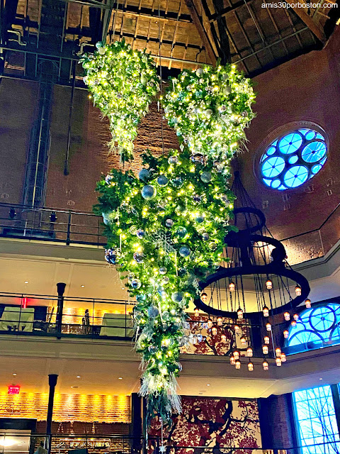 Árboles de Navidad en The Liberty Hotel en Boston