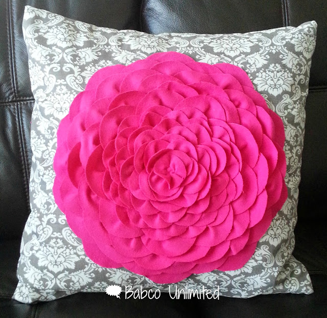 BabcoUnlimited.blogspot.com - Flower Petal Pillow