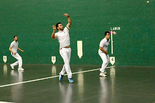 Partido de pelota mano en el Frontón Barakaldés