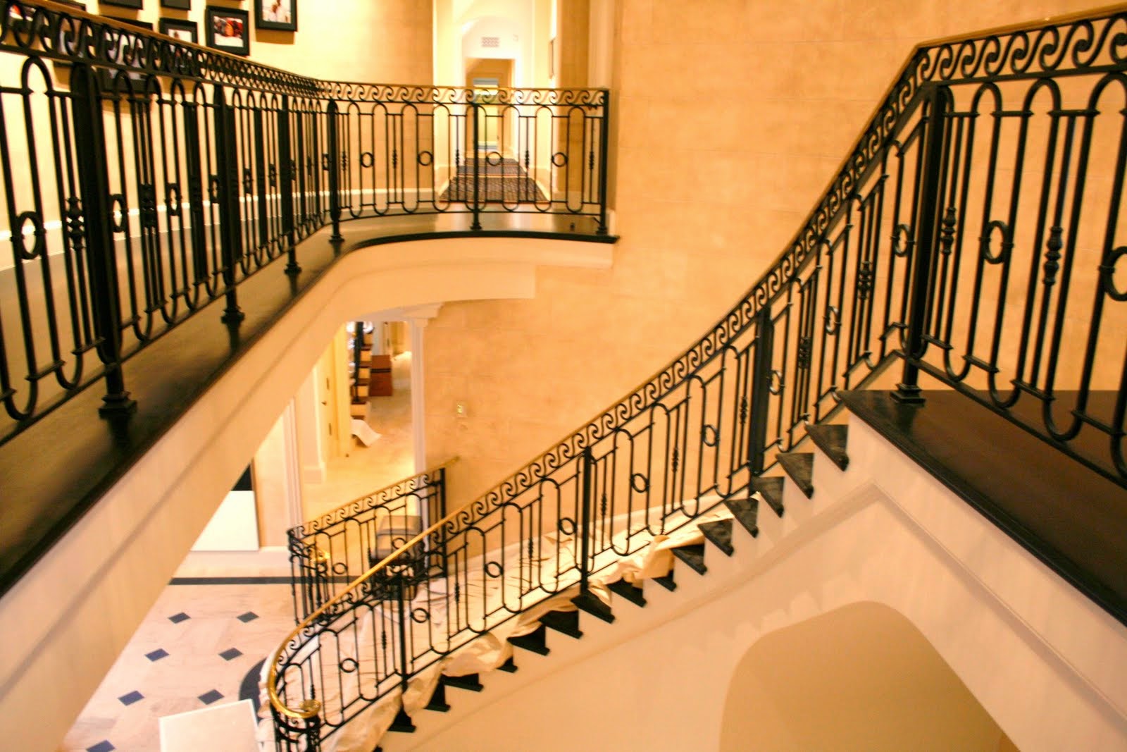 Styles and Designs of Stair Railing Ideas