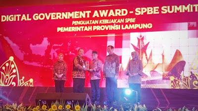 Gubernur Arinal Djunaidi Menerima Penghargaan Digital Government Award Kategori Penguatan Kebijakan Sistem Pemerintahan Berbasis Elektronik