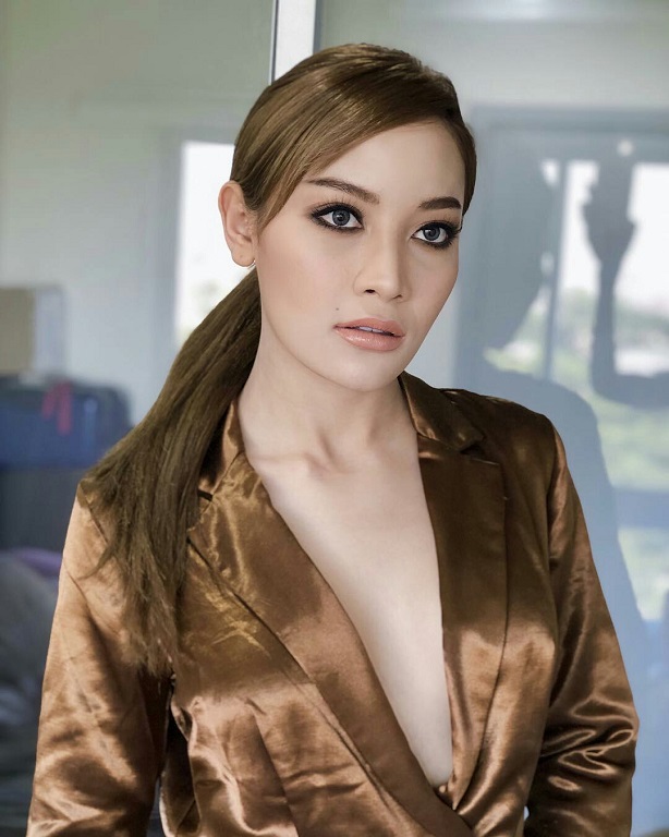 @nammonly Thailand ladyboy Instagram
