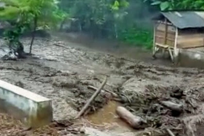 Banjir Bandang Terjang Wilayah Kebun Blawan Bondowoso, Puluhan Kandang Ayam Lenyap