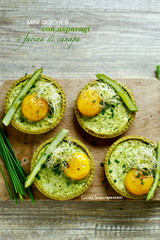 Mini quiches con farina di canapa, asparagi e uovo