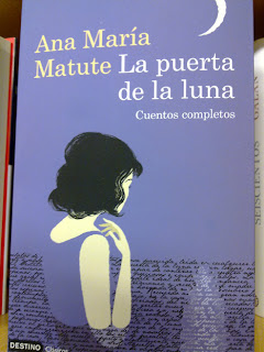 Portada del libro La puerta de la luna. Cuentos completos