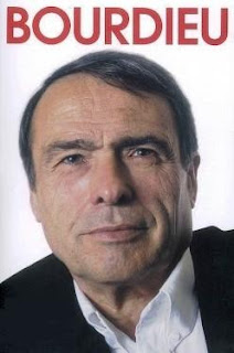 Le grand sociologue français Pierre Bourdieu dénonce la dérive néolibérale