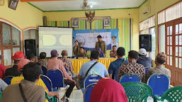 Kembangkan Potensi Desa Lumpur, Kelompok KKN Mahasiswa    Universitas Pembangunan Nasional Veteran Jawa Timur Lakukan Sosialisasidan Edukasi Pengolahan Ikan Tongkol Menjadi Abon  