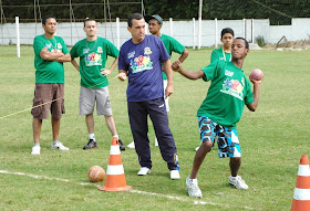 Deficientes auditivos na prova de arremesso de pelota
