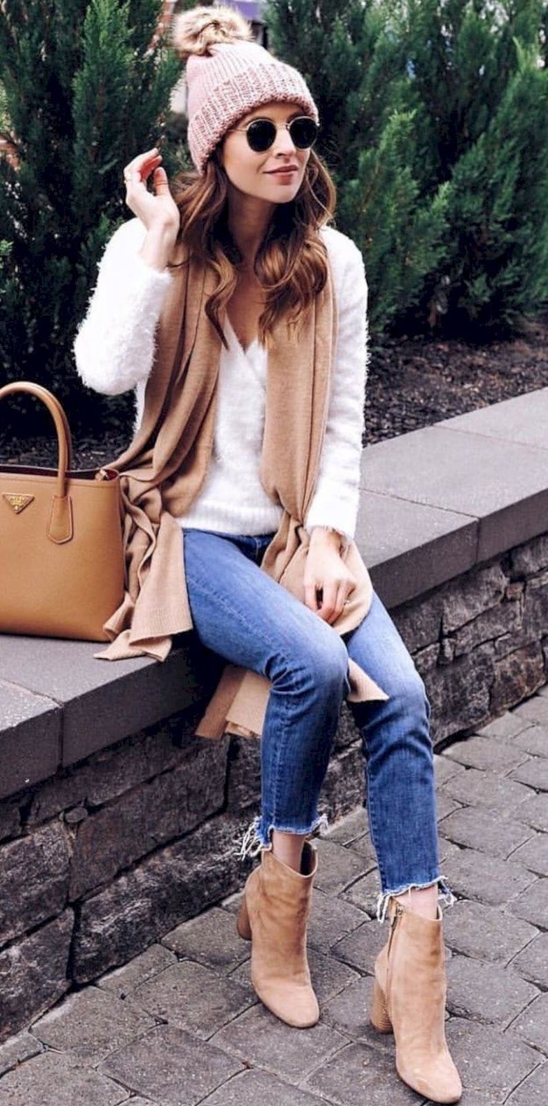 winter trends | nude boots + boyfriend jeans + bag + hat + white sweater + cashmere scarf