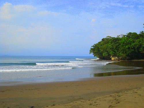 pantai batu karas di kabupaten pangandaran