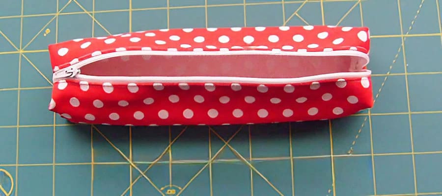 Easy Pencil Case Tutorial