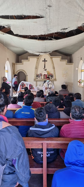 Feier der Eucharistie am Fest des San Juan Bautista.