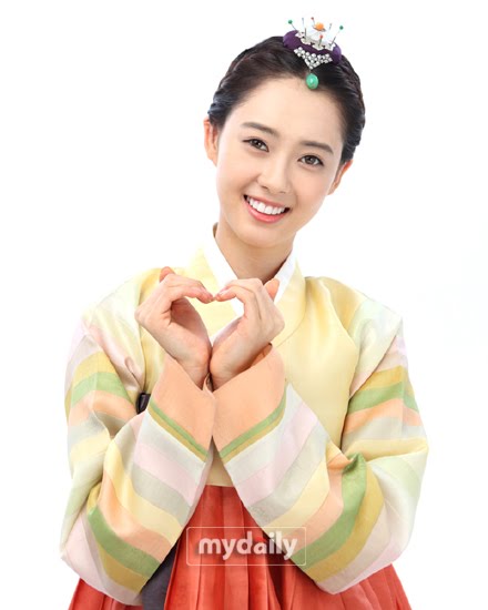 [Go+Ara+hanbok.jpg]