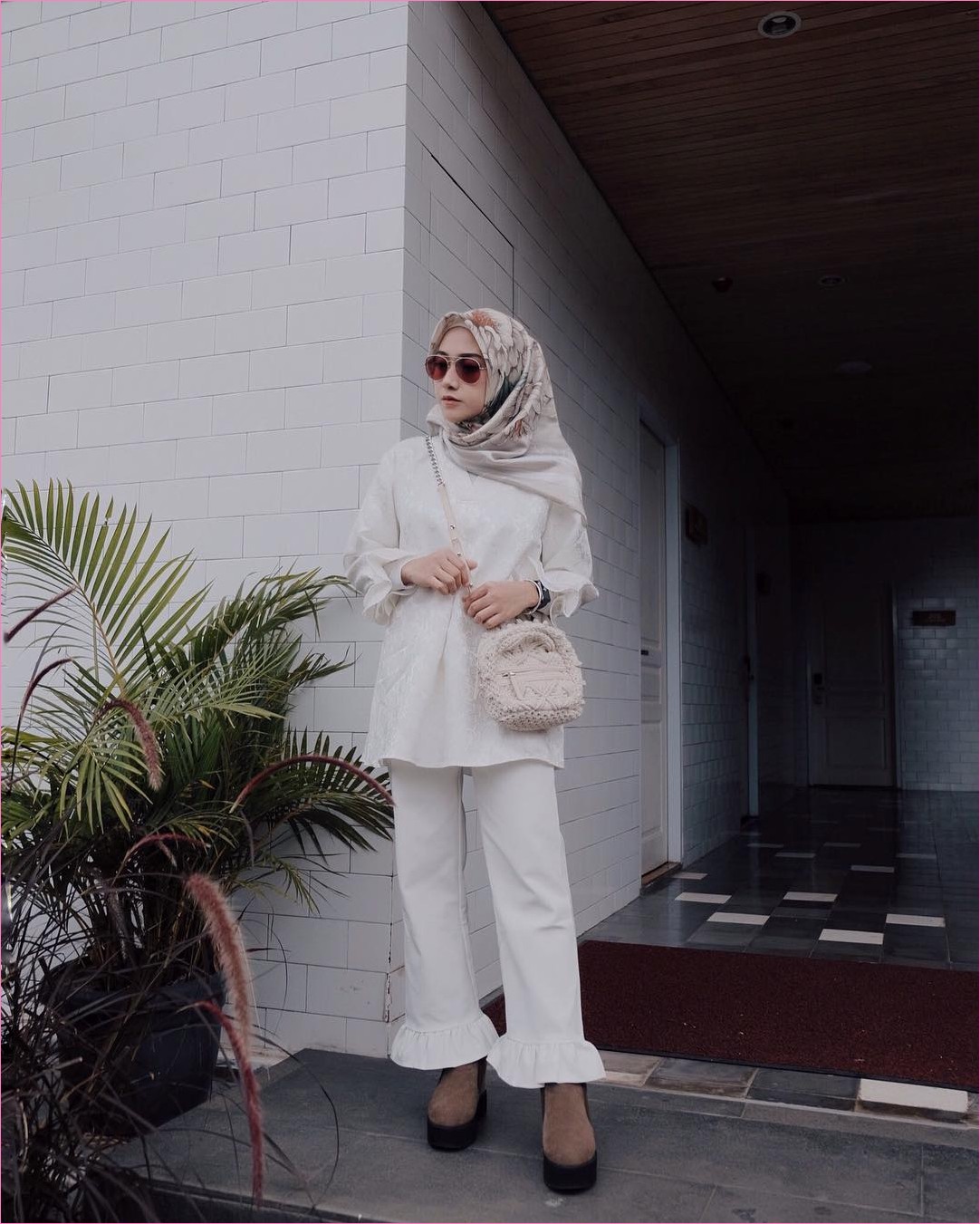  Buat sahabat yang masih resah dalam mencari outfit setelan model baju dan hijab dengan  40+ Setelan Model Hijab Casual Untuk Kuliah Ala Selebgram Terpopuler 2018