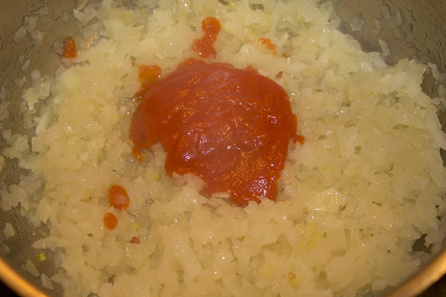 Añadir salsa tomate
