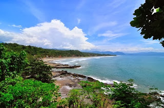 Keindahan Pantai Karang Hawu