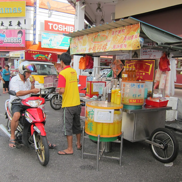 Muar Glutton Street 麻坡贪吃街 in Muar, Johor, Malaysia