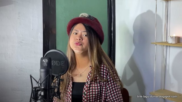 Lirik Lagu Anis Gea - Holong Na Tartanom